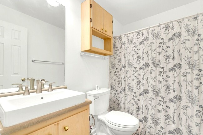 Building Photo - 188 Midland Pkwy