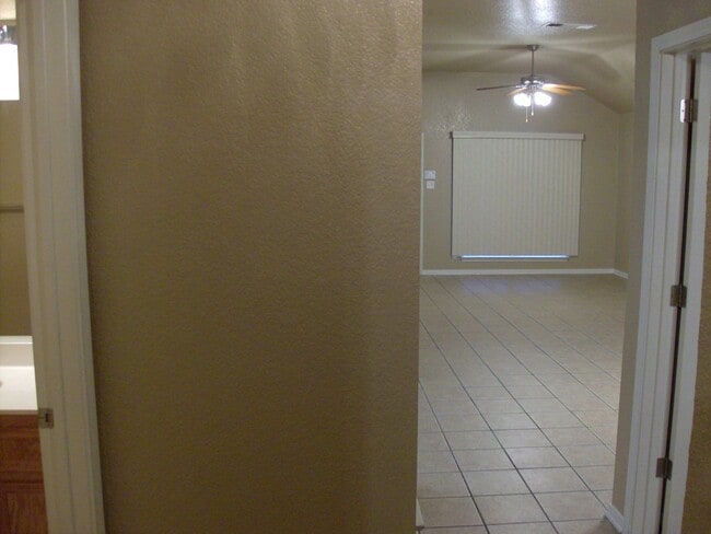 Building Photo - Charming 2 Bed / 2 Bath Duplex in Killeen ...