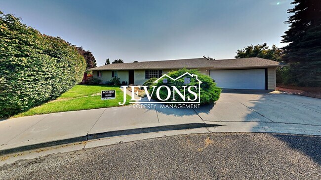 Building Photo - 3-bedroom single-family home near Randall ...