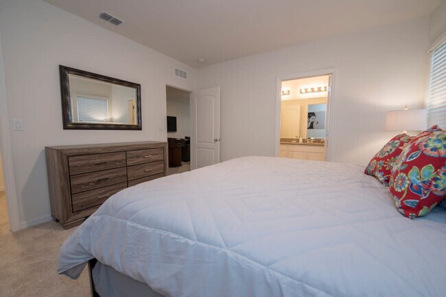 Building Photo - 5277 Oakbourne Ave