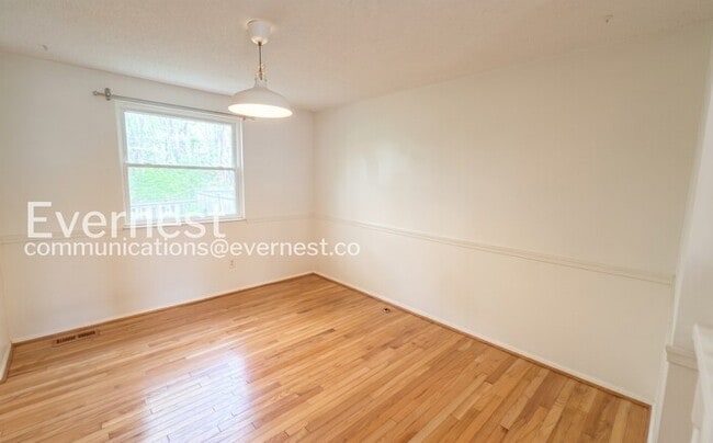 Building Photo - 3284 Wyndale Ct