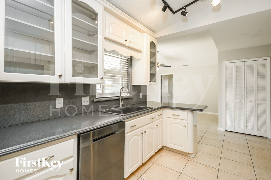 Building Photo - 3326 Bottlebrush Ct