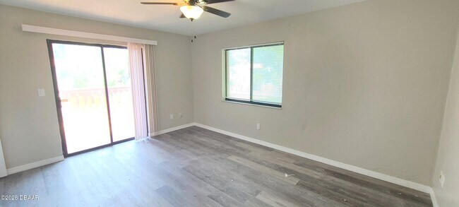 Building Photo - 2118 Oak Meadow Cir
