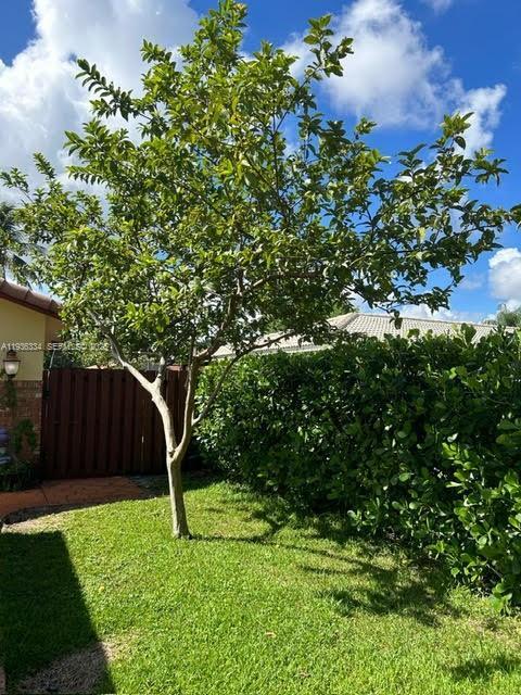 Building Photo - 9248 Shadow Wood Blvd