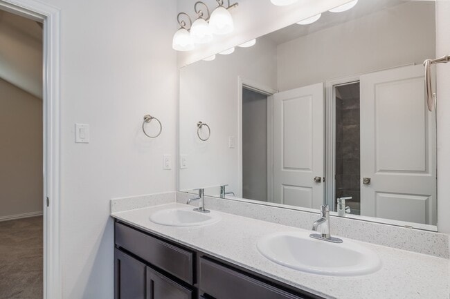 Building Photo - 336 Emerald Creek Dr