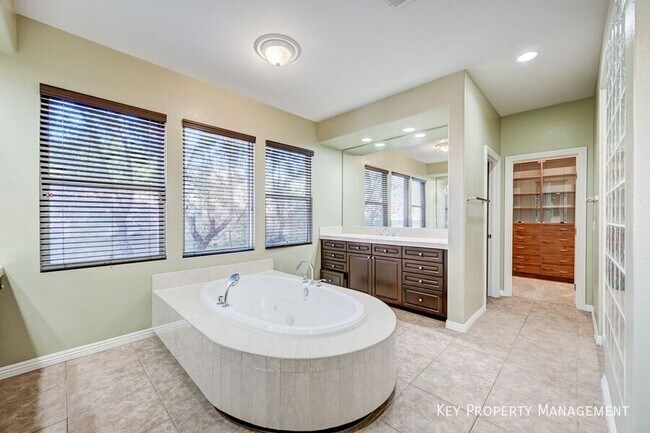 Building Photo - 2846 Bronzino Ct