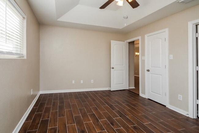 Building Photo - 5513 Rio Alamo St