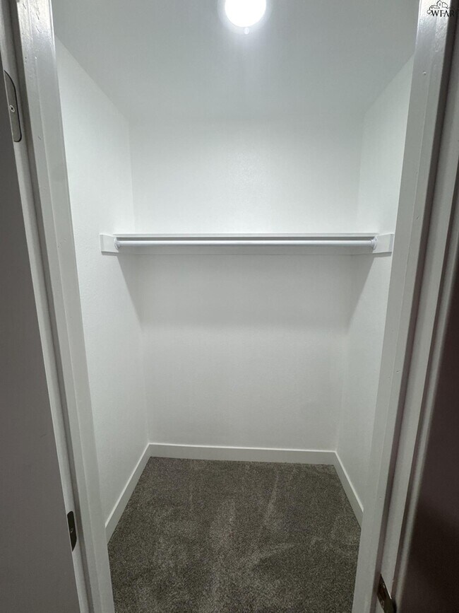 Building Photo - 4126 Lenore Dr