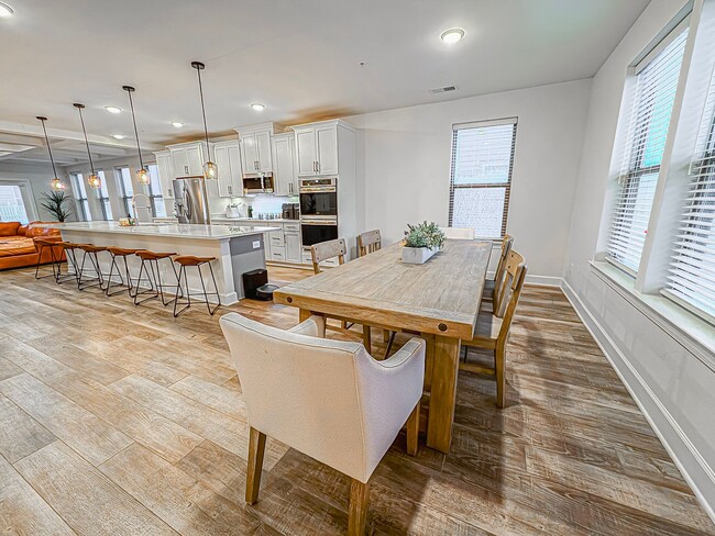 Building Photo - Modern 3 Bed 2.5 Bath End-Unit Townhome With Deck In The Landing At Cannon Branch