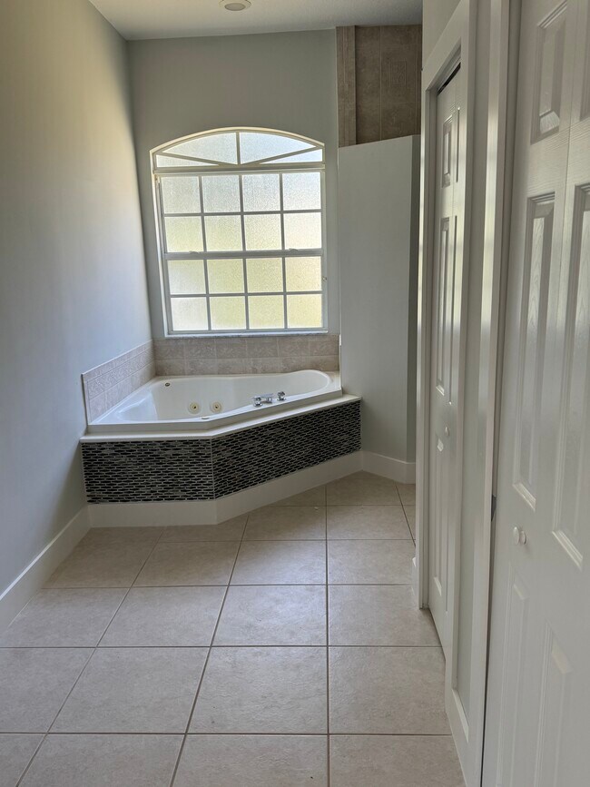 Building Photo - 9218 Whippoorwill Trail