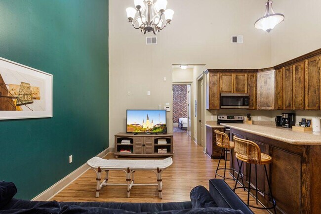 Primary Photo - 30 Baronne St