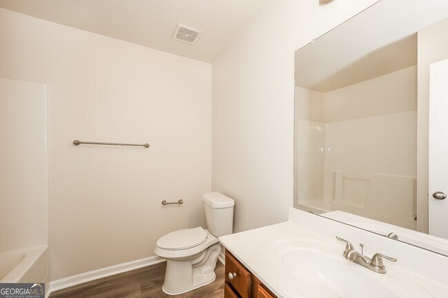 Building Photo - 7685 Battle Way