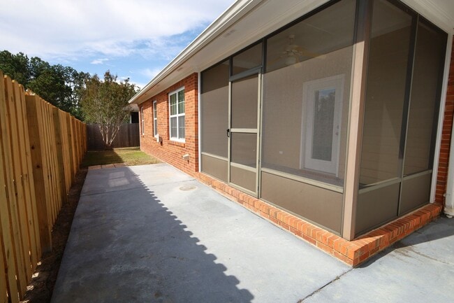 Building Photo - 3261 Jordan Wy