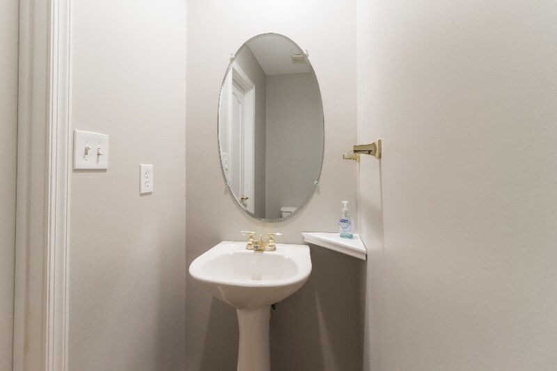 Building Photo - 733 Mashie Ct