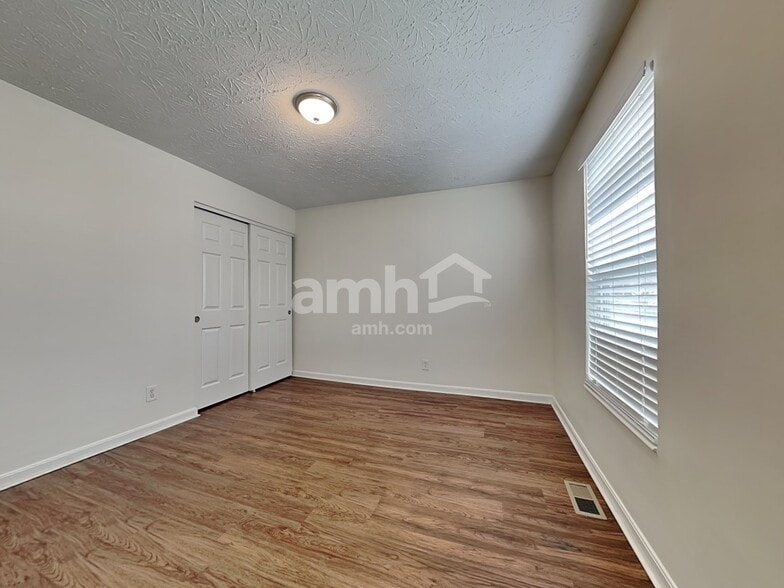 Building Photo - 781 Ackerly Dr