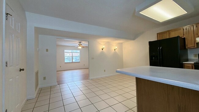 Building Photo - 23 Lexington Ct