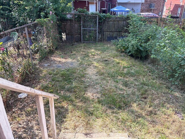 Building Photo - 3 Bedroom 1 Bath House-York City SD