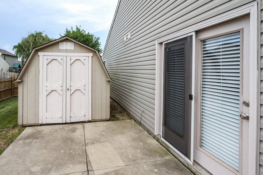 Building Photo - 652 Locust Grove Ln