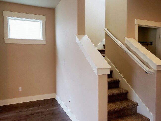 Building Photo - 20863 Gateway Dr