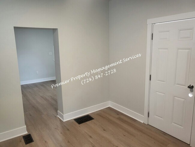 Building Photo - 1508 5th Ave
