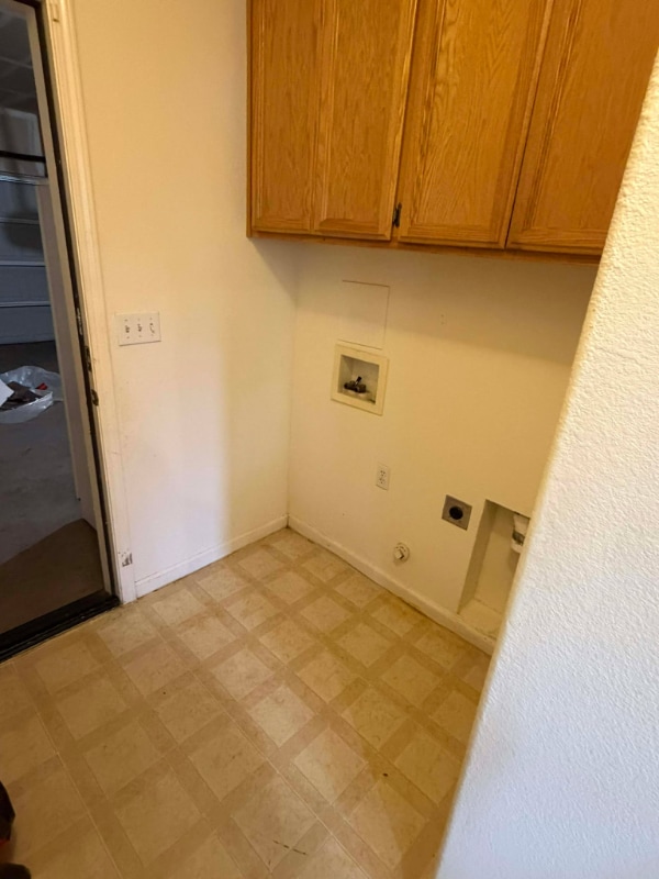 Building Photo - 6931 Loheit Way