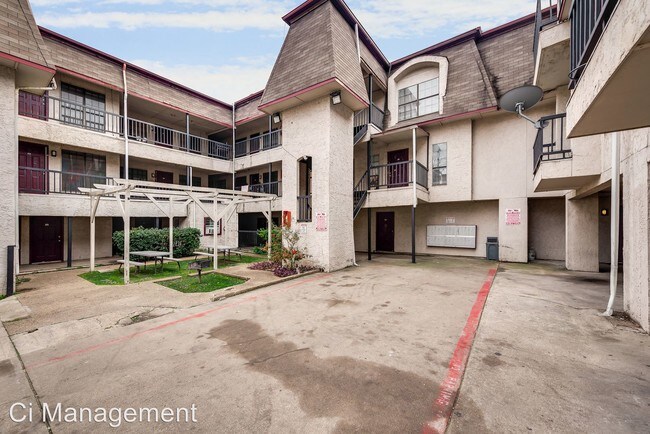Building Photo - 6526 Ridgecrest Rd