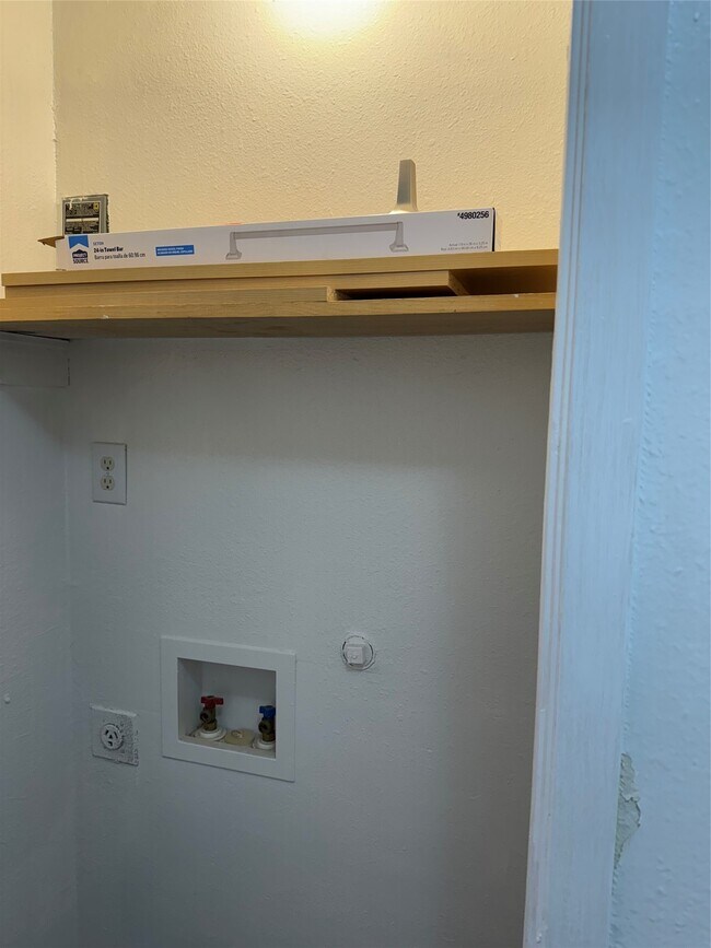 Building Photo - 1221 Houston St