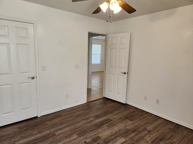 Building Photo - 63080 E 285 Ct
