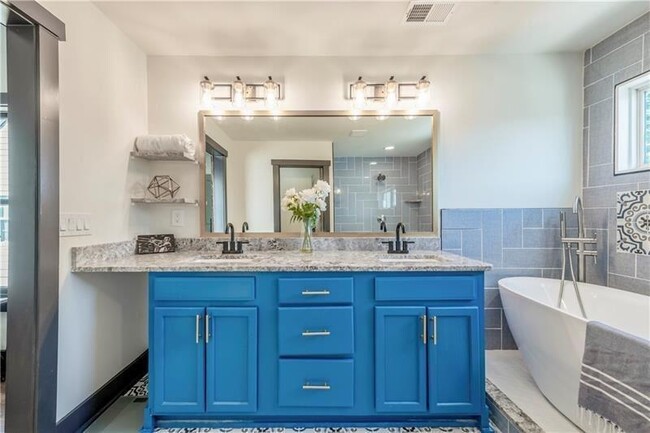 Building Photo - 767 Terry St SE