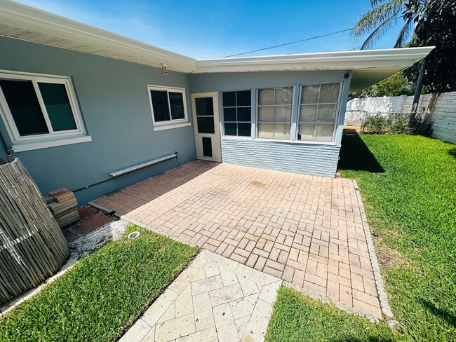 Building Photo - 385 S Tessier Dr