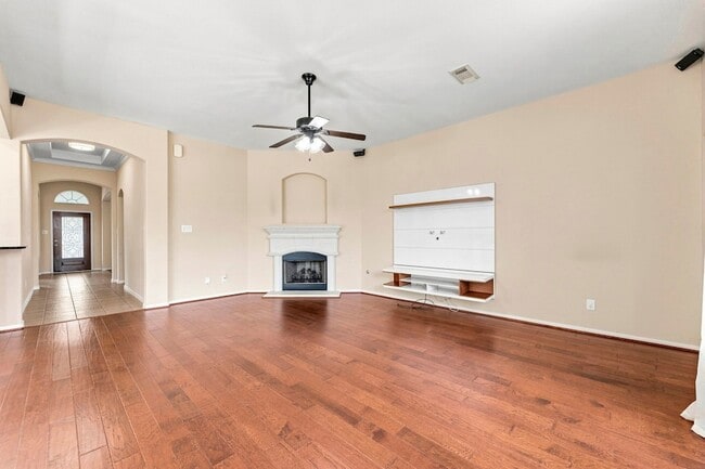 Building Photo - 27730 Geneva Hills Ln