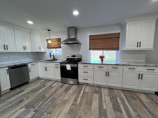Building Photo - 4033 Ramblewood Dr