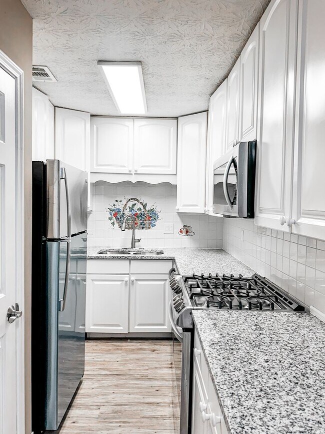 Building Photo - 3/2 Townhome in Downtown Woodstock