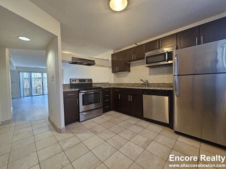 Primary Photo - 150 North Beacon St