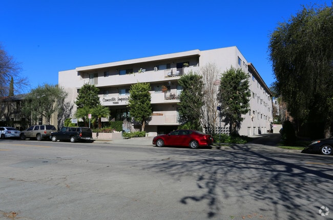 Building Photo - Camarillo lmperial
