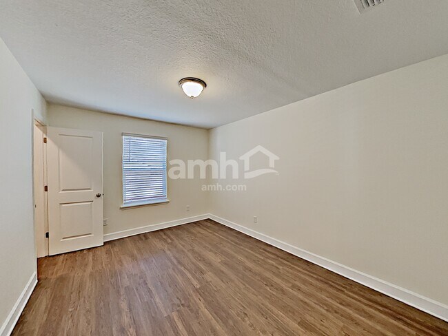 Building Photo - 10315 Watercrest Ct