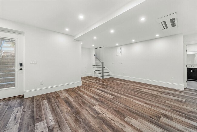 Building Photo - 20 Albion Pl