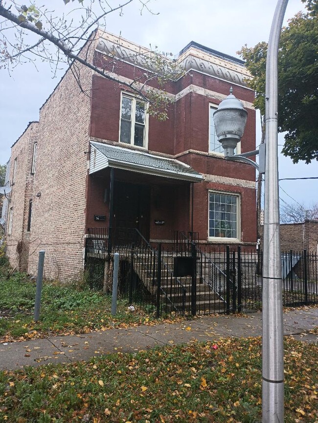 Building Photo - 3816 W Flournoy St