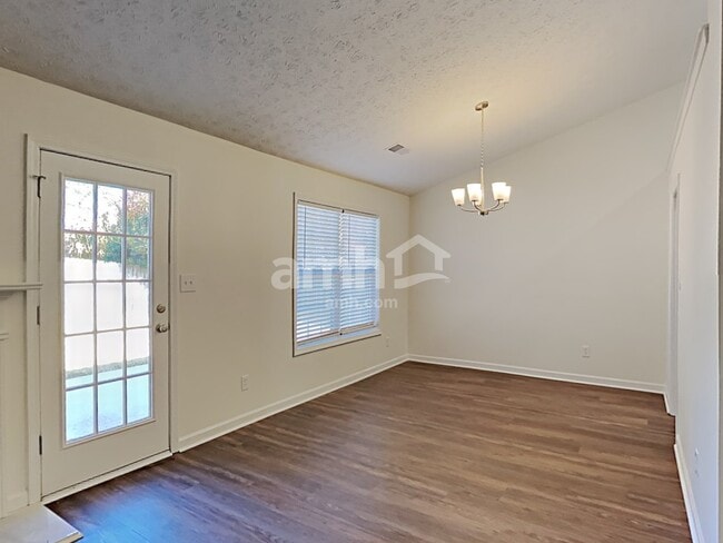 Building Photo - 360 Telford Dr
