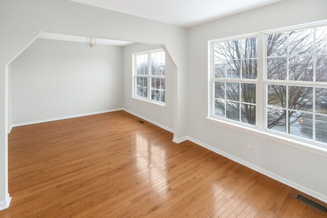 Building Photo - 2670 Pecos Cir