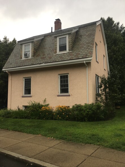 Primary Photo - 94 Florian St