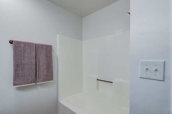 Building Photo - Completely Renovated 3 Bedroom Belmont Townhome Available Now!