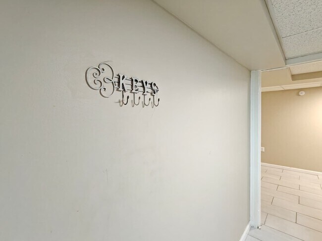 Building Photo - 6766 Blakemore St