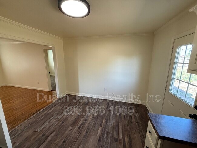 Building Photo - 2116 39th St