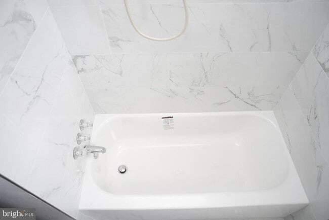 Building Photo - 110 Van Buren St NW