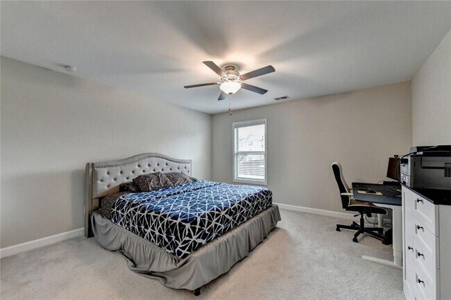 Building Photo - 6035 Ashborough Park