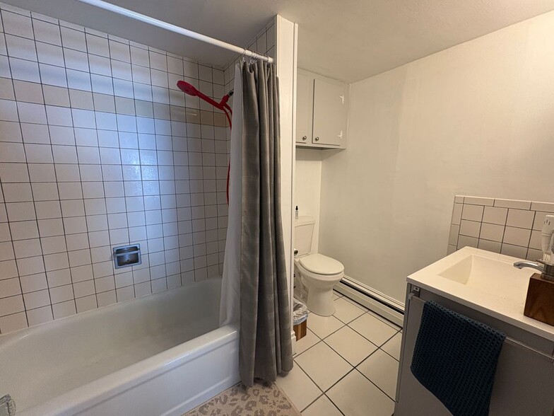 Building Photo - 3729 New York 43-2nd floor