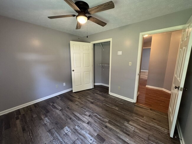 Building Photo - 110 S Dove Ct