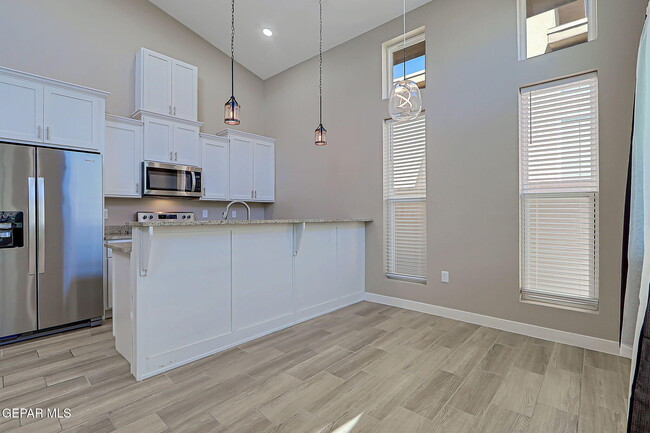 Building Photo - 1031 Vinton Ave