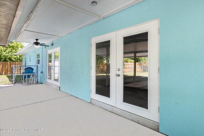 Building Photo - 2364 Pineapple Ave